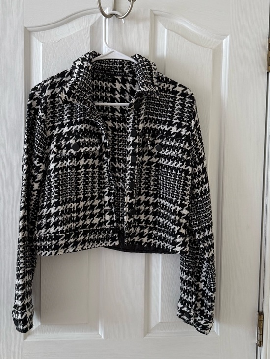 HYFVE Jackets & Blazers - HYFVE Black & White Houndstooth Cropped Jacket
